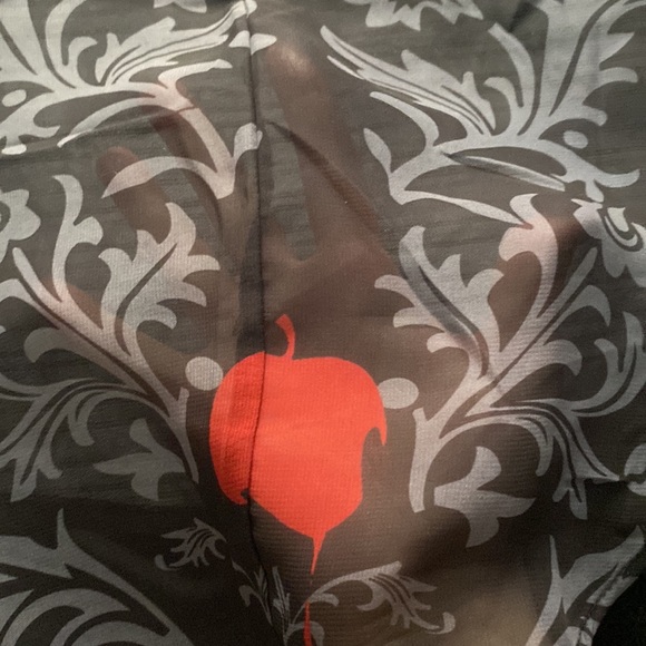 Disney couture Snow White top - Picture 8 of 10